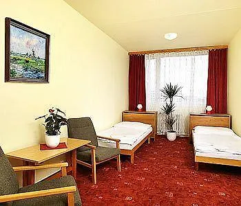 **  Hotel Easy Star Praga República Checa